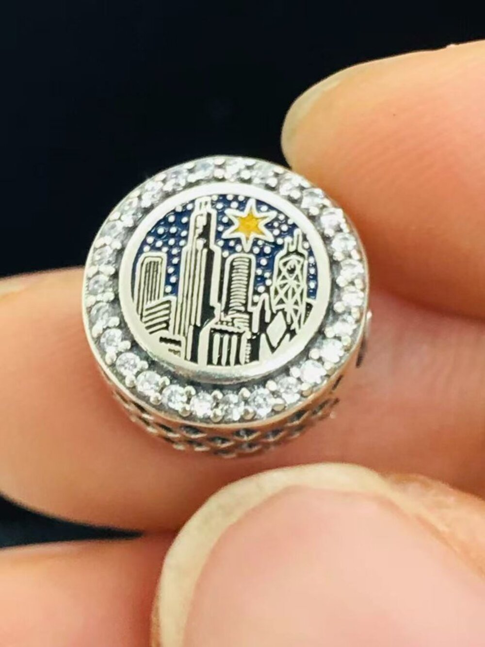 ✨🔥Pandora Chicago City Charm happy Chicago holiday charm